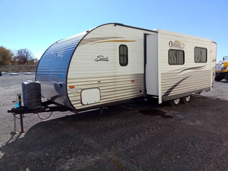 Travel Trailers & Fifth Wheels
